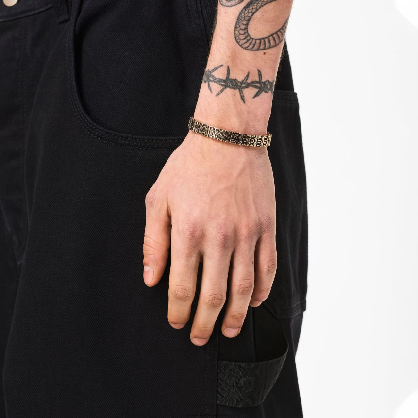 de monogram gegraveerde armbandMarc JacobsBBN88Z423