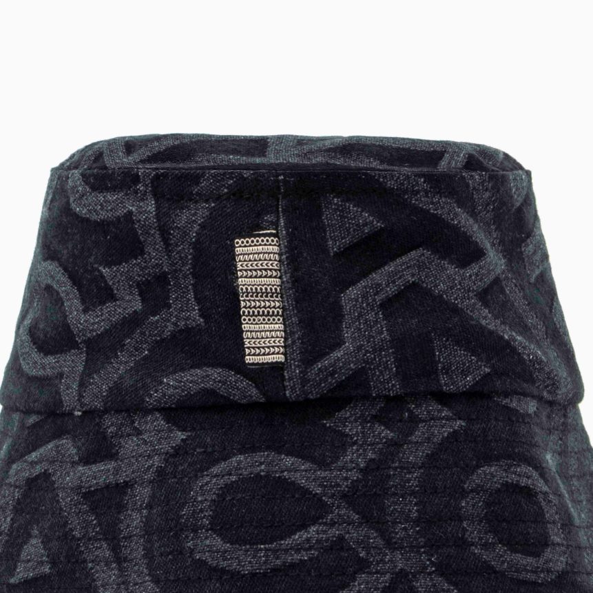 de vissershoed met monogramMarc JacobsBBN88Z392